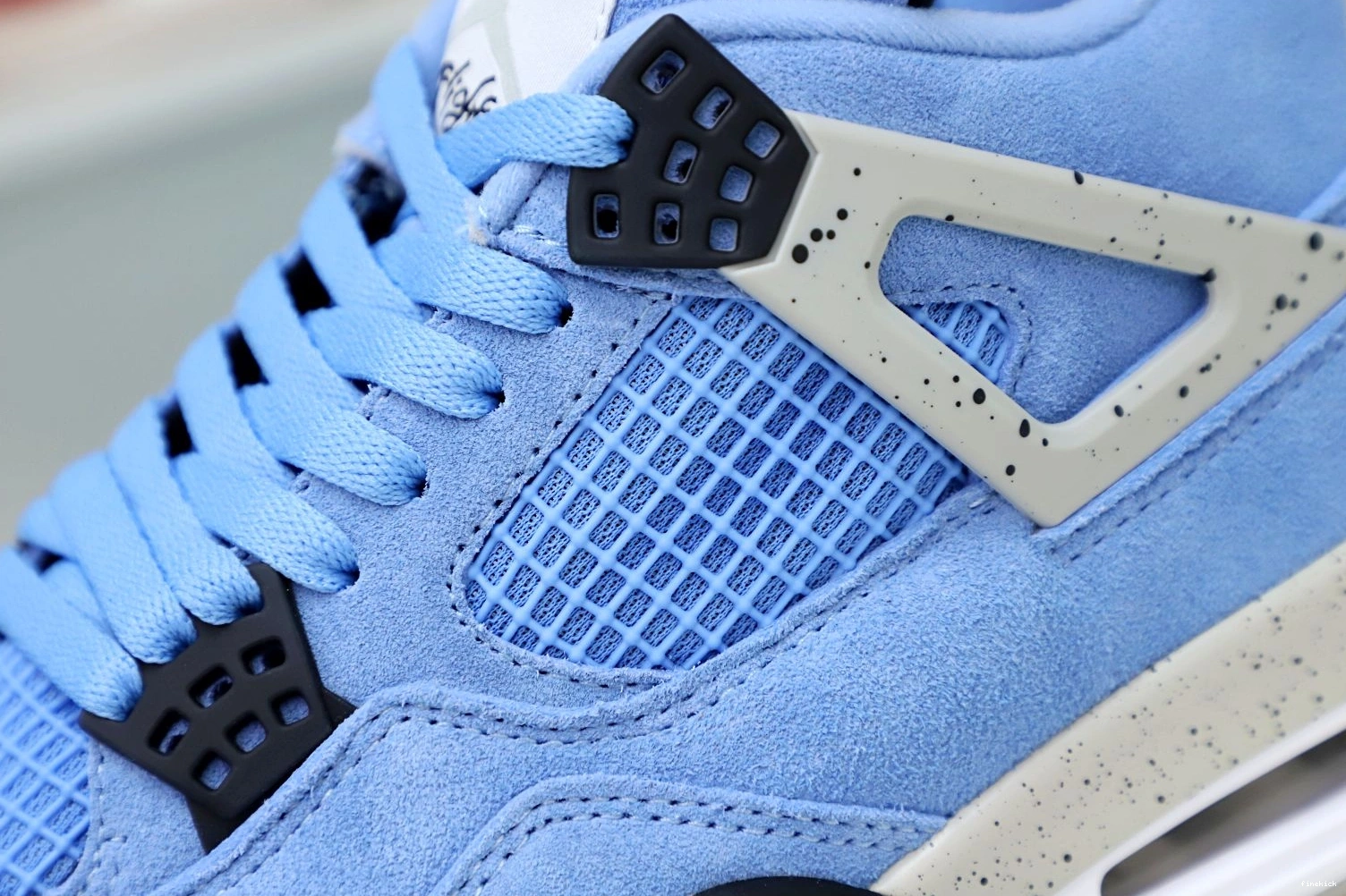 JORDAN 4 UNIVERSITY BLUE AIR 0928
